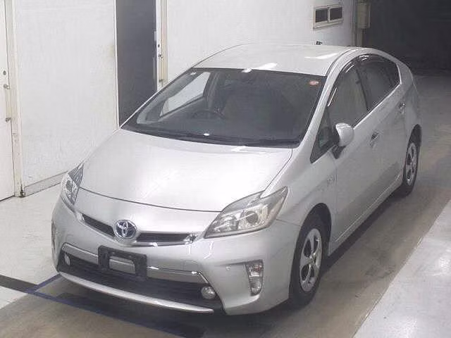 TOYOTA PRIUS PHV