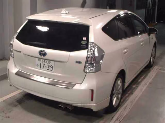TOYOTA PRIUS ALPHA