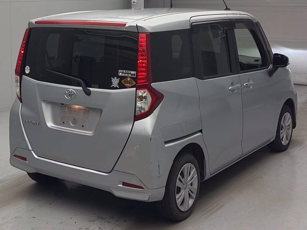 TOYOTA ROOMY
