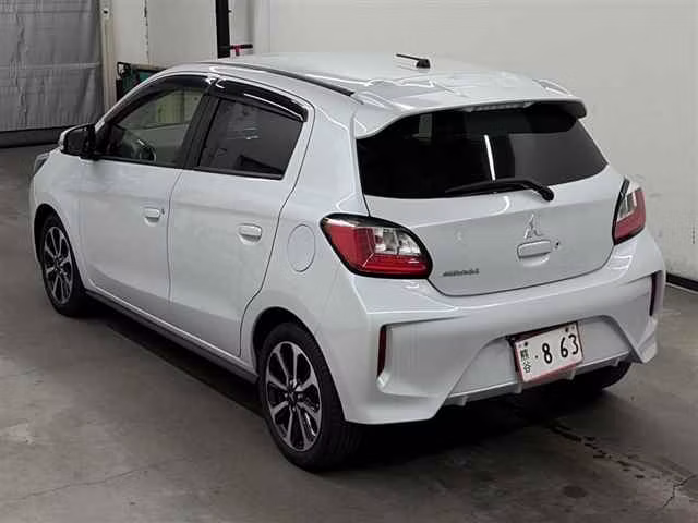 MITSUBISHI MIRAGE