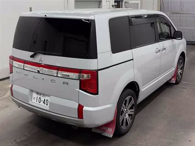 MITSUBISHI DELICA D:5