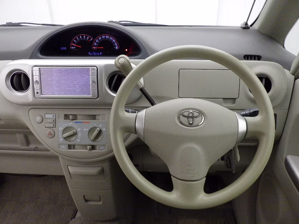 TOYOTA PORTE