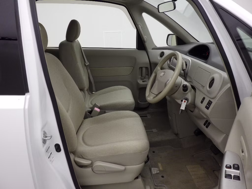 TOYOTA PORTE
