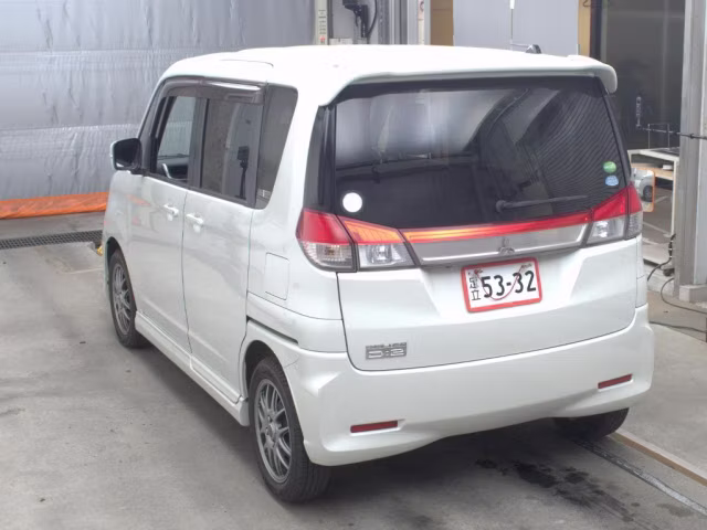 MITSUBISHI DELICA D:2