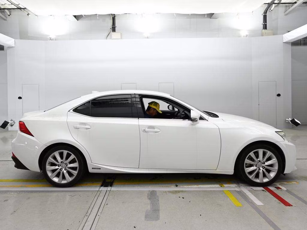 LEXUS IS300H