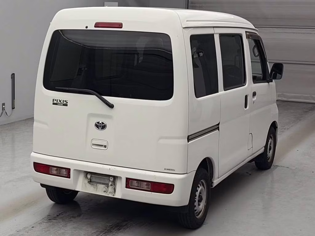 TOYOTA PIXIS VAN