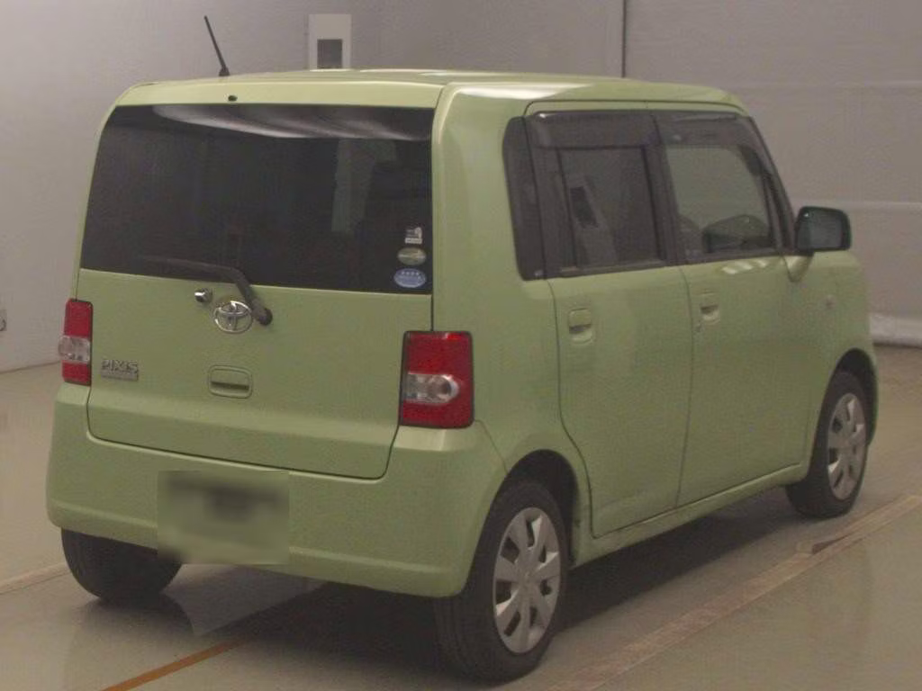 TOYOTA PIXIS SPACE