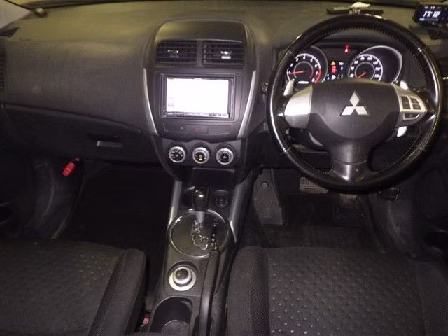 MITSUBISHI RVR
