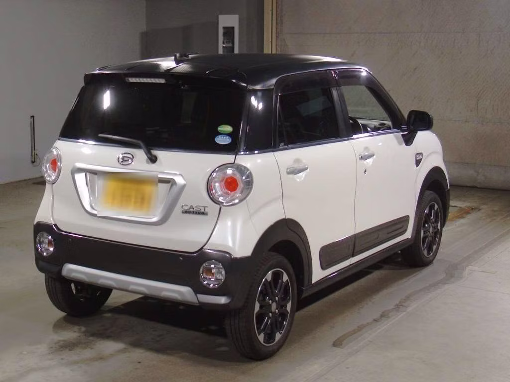 DAIHATSU CAST