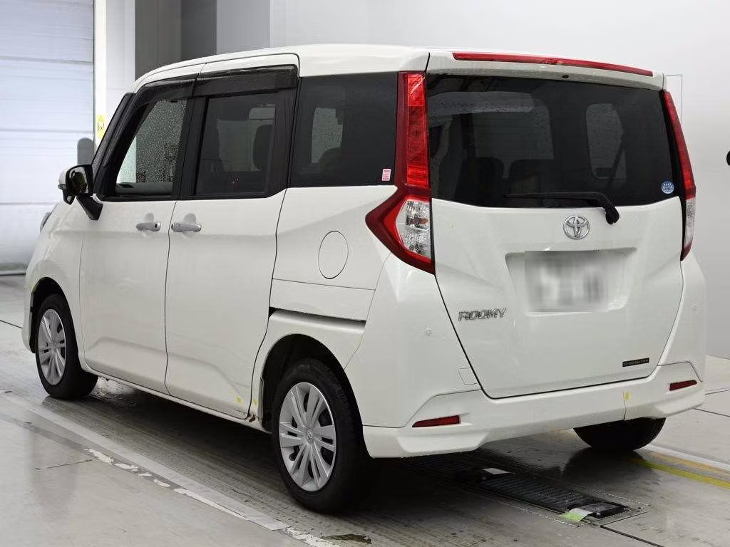 TOYOTA ROOMY