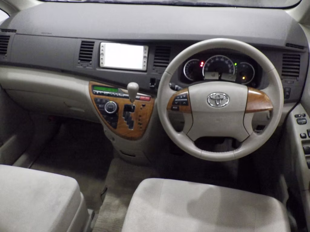 TOYOTA ISIS