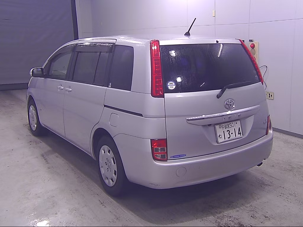 TOYOTA ISIS