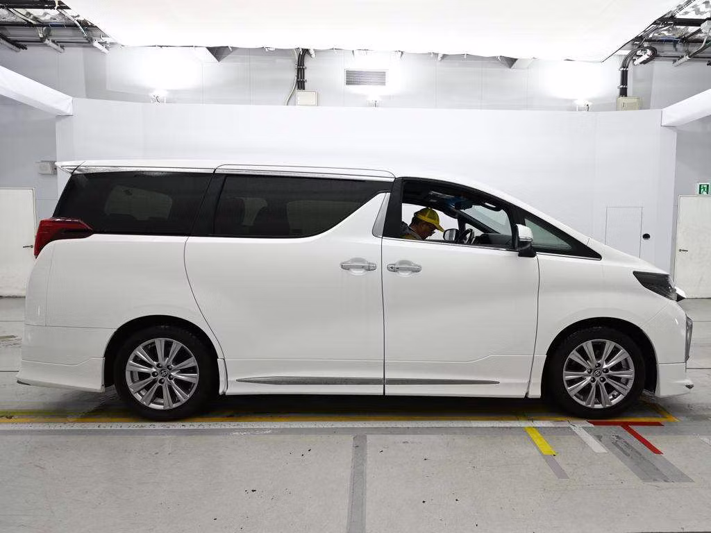 TOYOTA ALPHARD