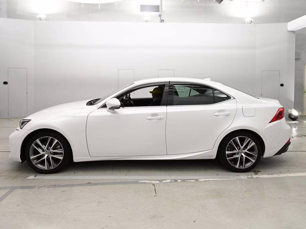 LEXUS IS300H