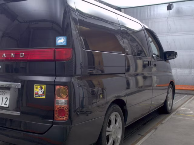 NISSAN ELGRAND