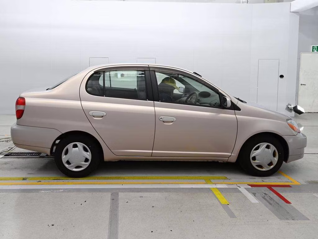 TOYOTA PLATZ
