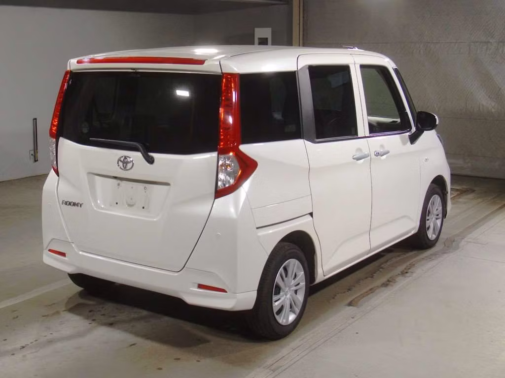TOYOTA ROOMY