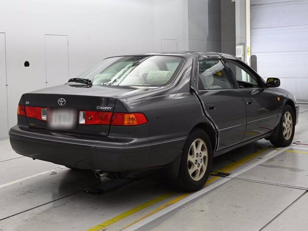 TOYOTA CAMRY