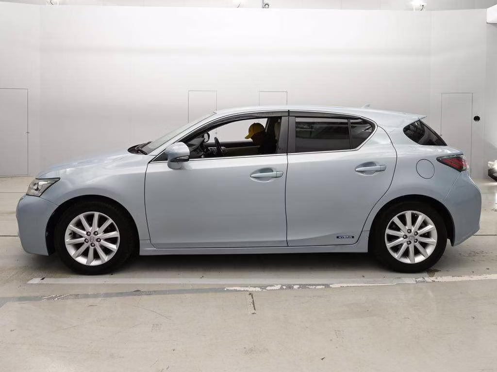 LEXUS CT200H