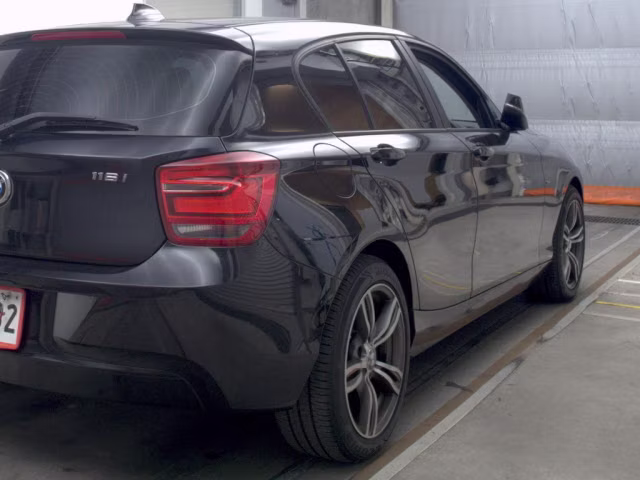 BMW 1-SERIES