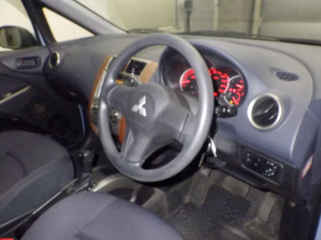 MITSUBISHI COLT PLUS