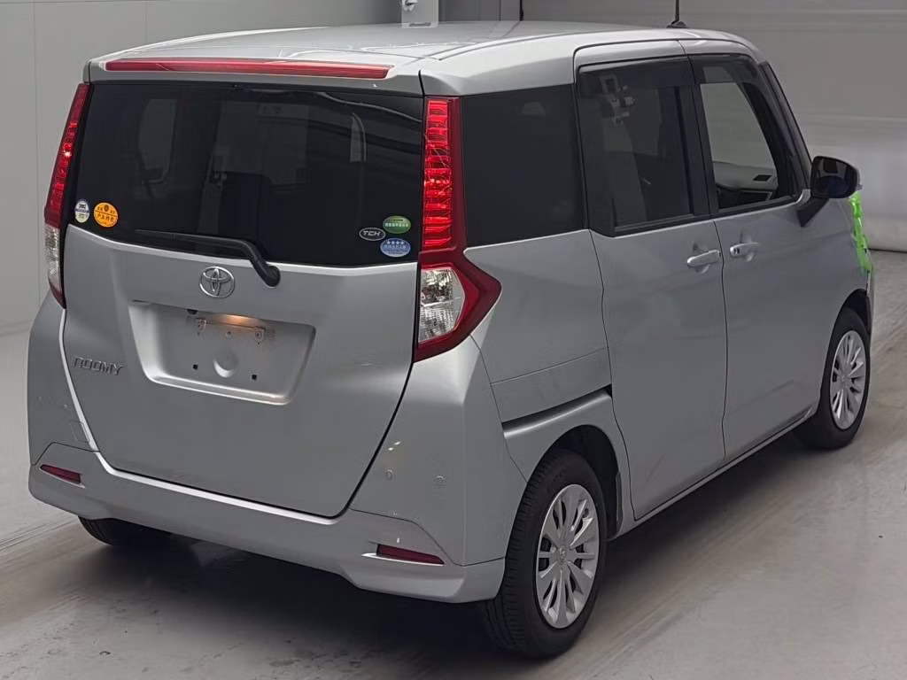 TOYOTA ROOMY