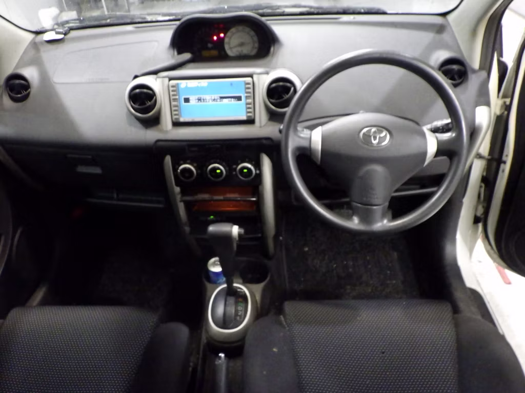 TOYOTA IST