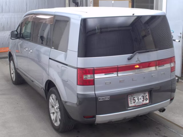 MITSUBISHI DELICA D:5