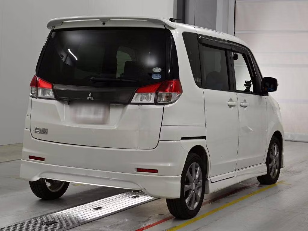 MITSUBISHI DELICA D:2