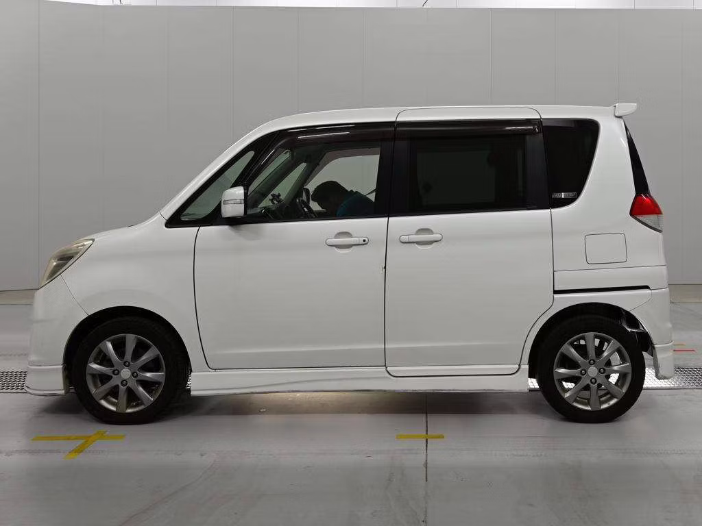 MITSUBISHI DELICA D:2