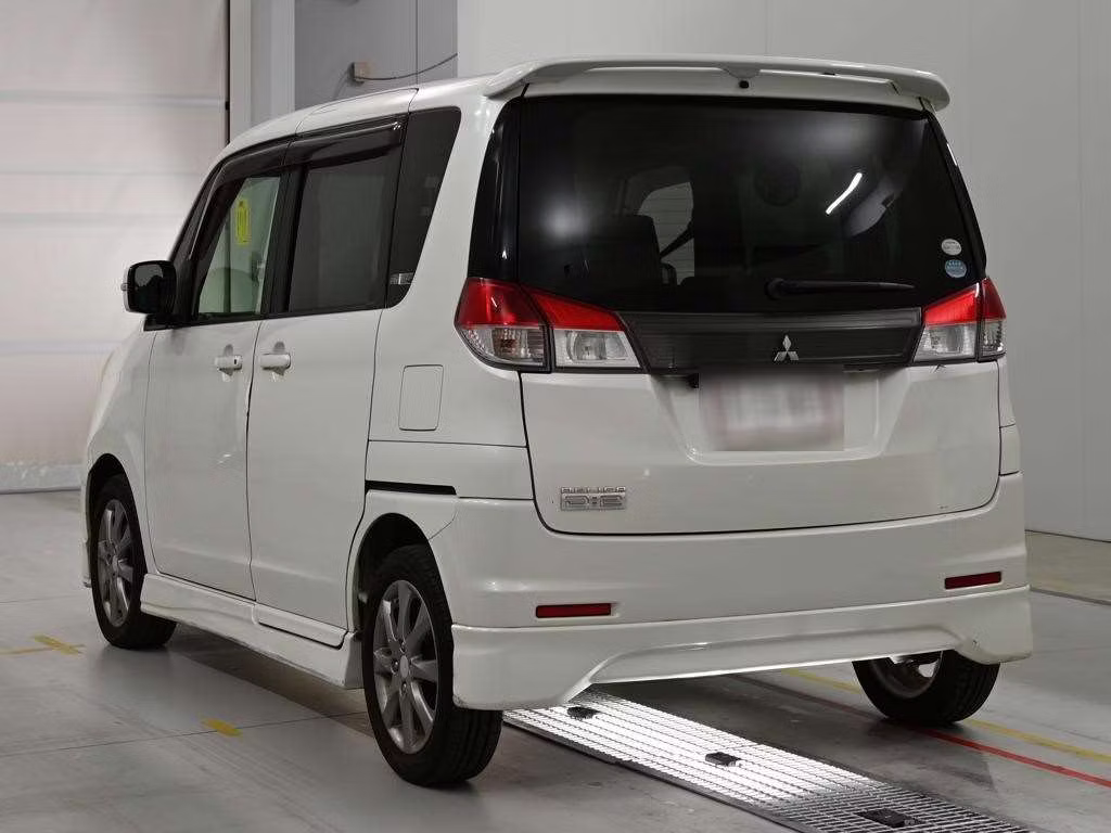 MITSUBISHI DELICA D:2