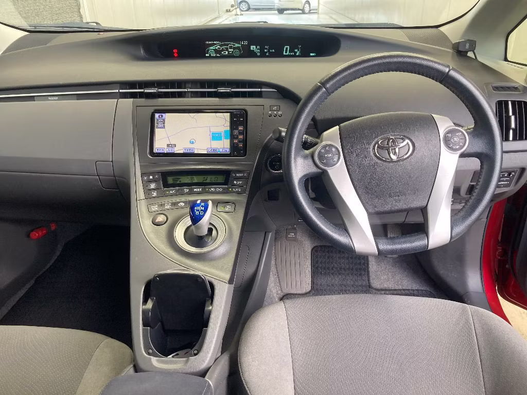 TOYOTA PRIUS
