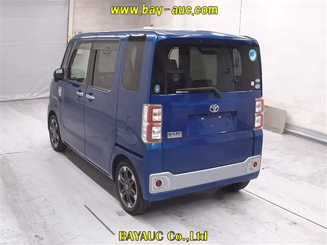 TOYOTA PIXIS MEGA