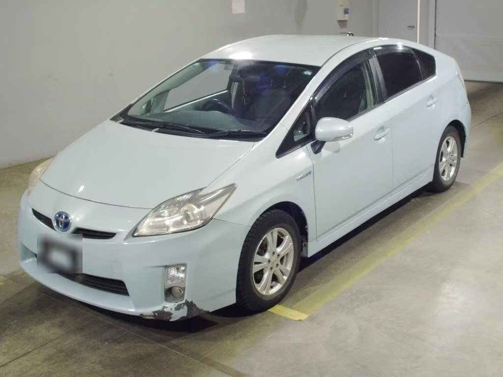 TOYOTA PRIUS