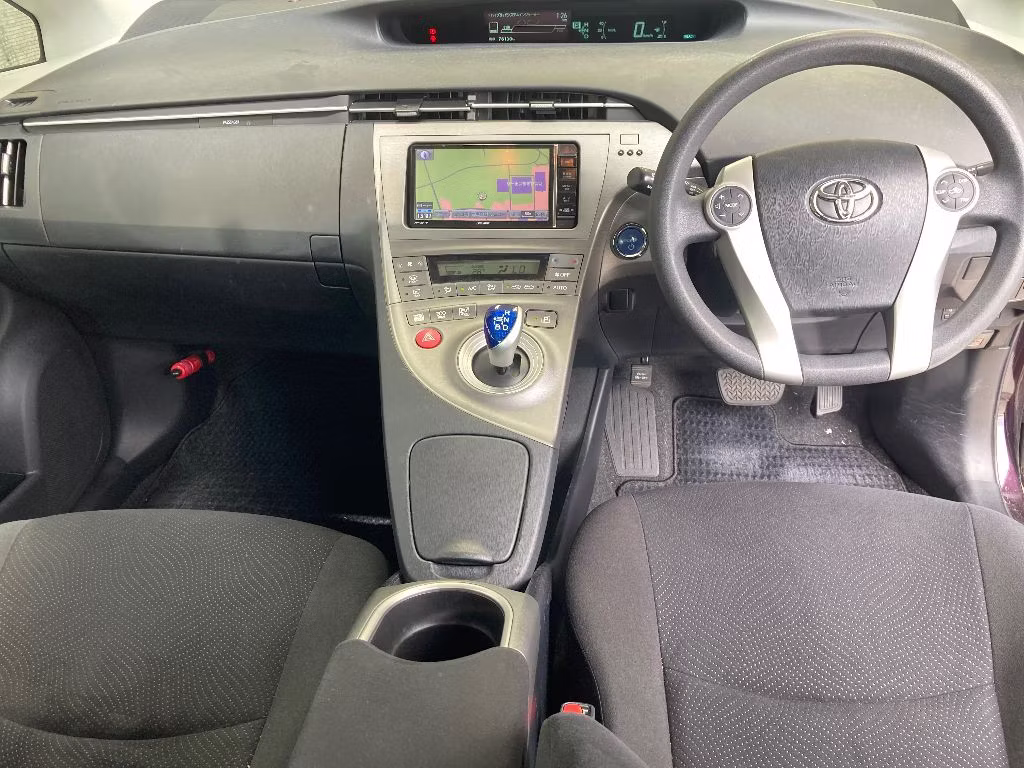 TOYOTA PRIUS