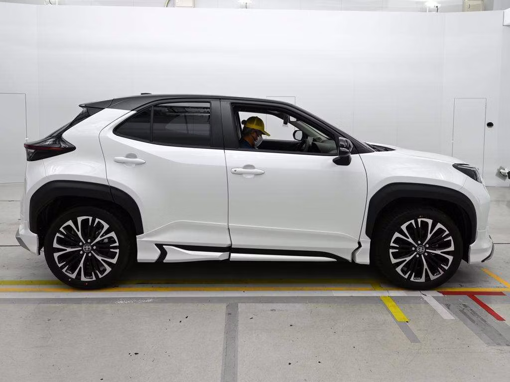 TOYOTA YARIS CROSS