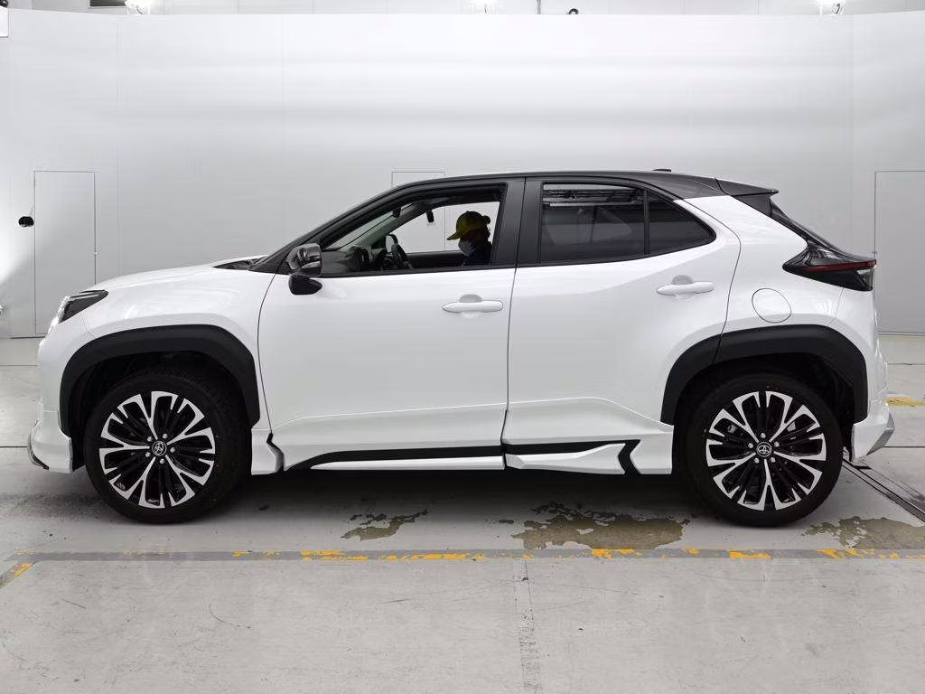 TOYOTA YARIS CROSS