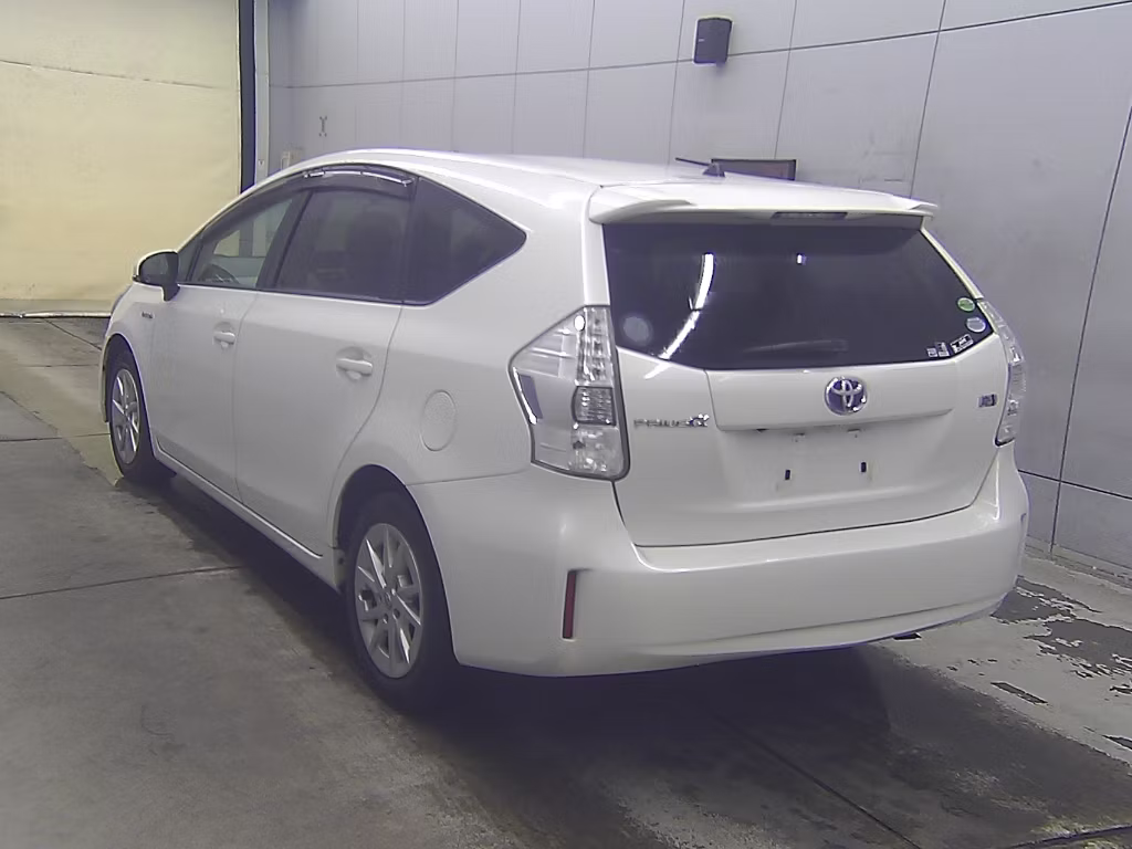 TOYOTA PRIUS ALPHA