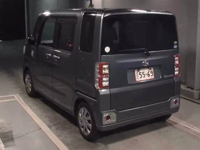 DAIHATSU WAKE