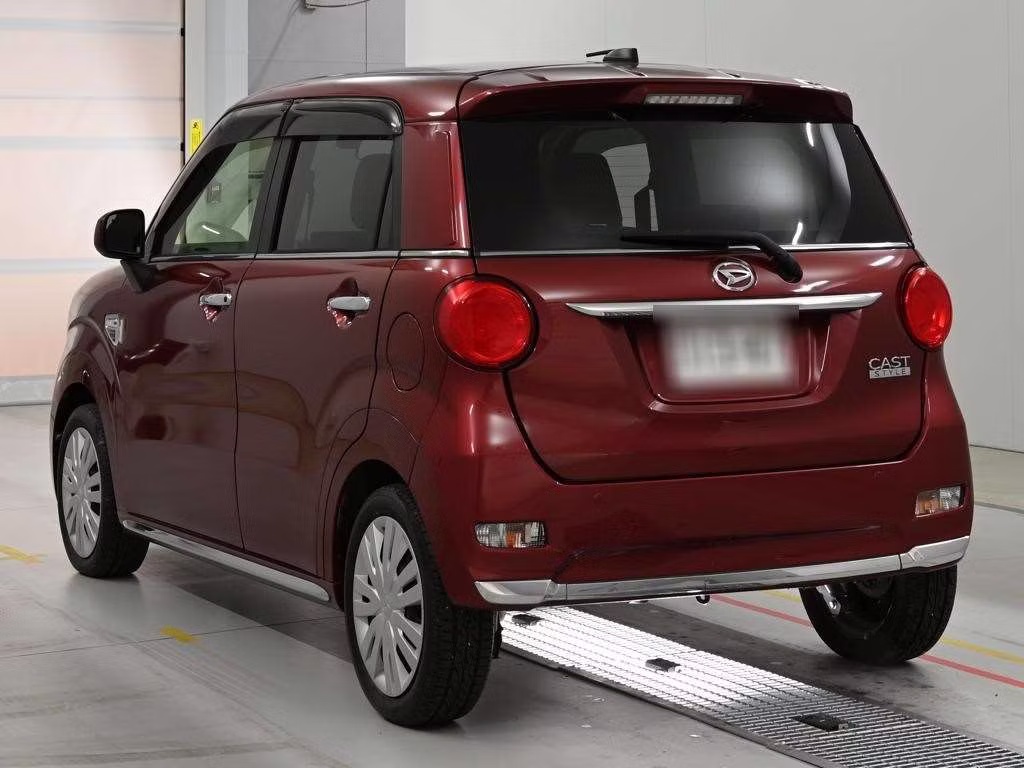 DAIHATSU CAST