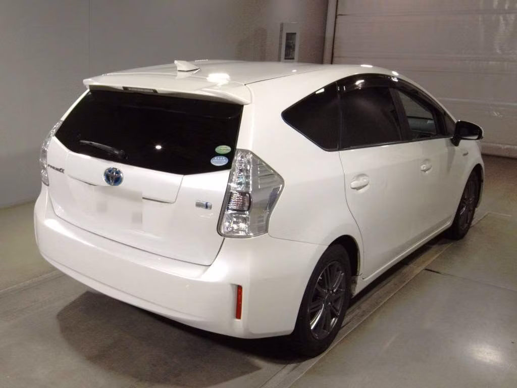 TOYOTA PRIUS ALPHA