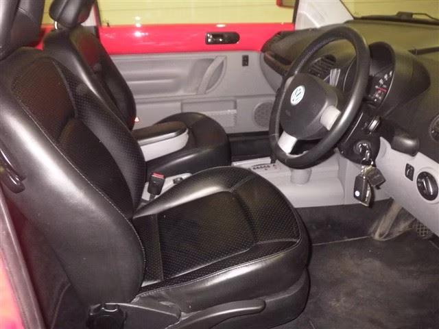 VOLKSWAGEN BEETLE