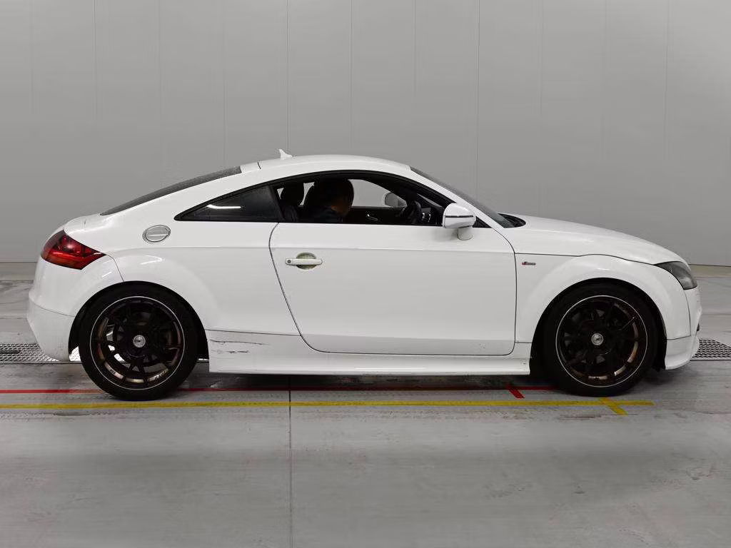 AUDI TT