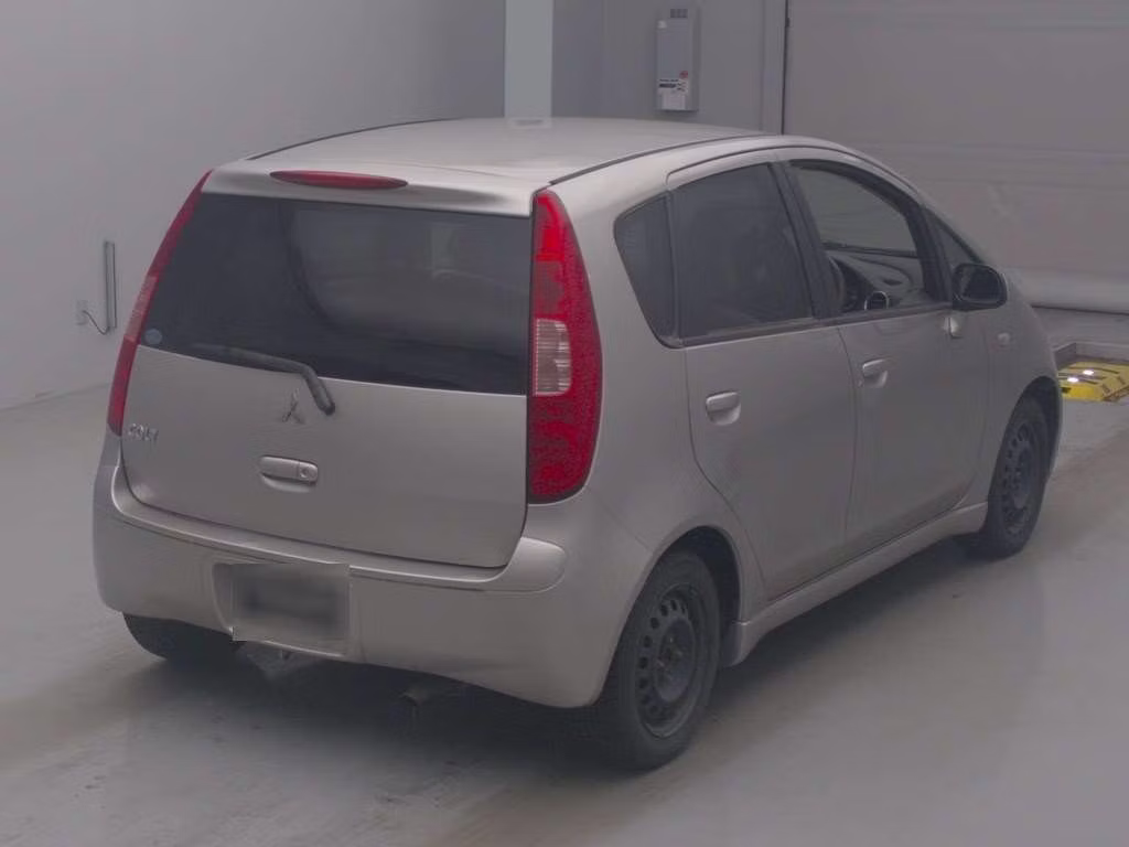 MITSUBISHI COLT