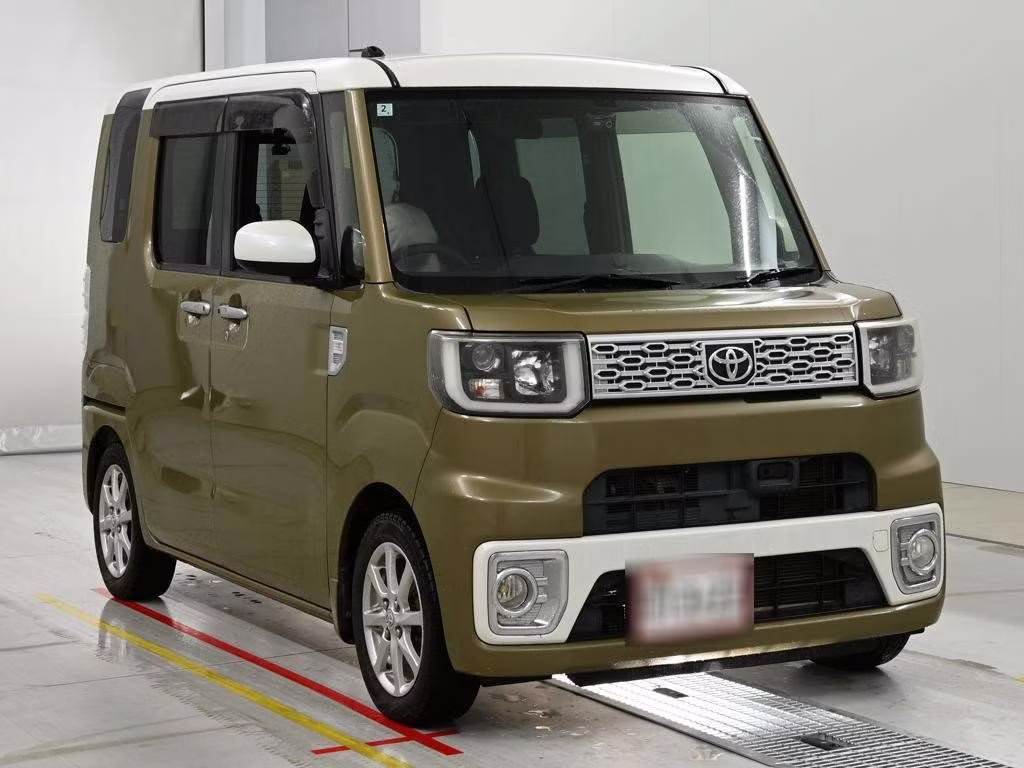 TOYOTA PIXIS MEGA