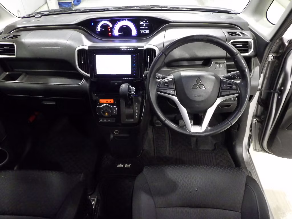 MITSUBISHI DELICA D:2