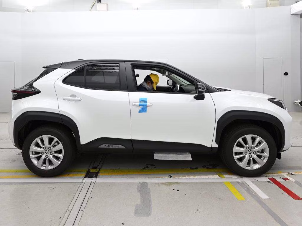 TOYOTA YARIS CROSS