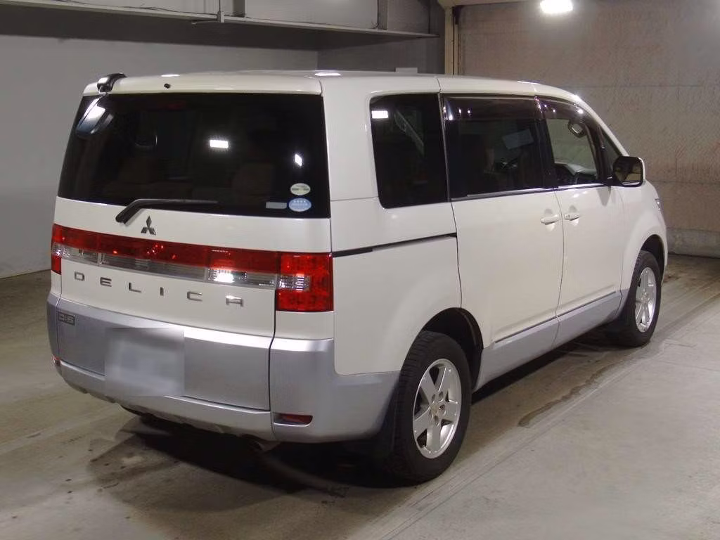 MITSUBISHI DELICA D:5