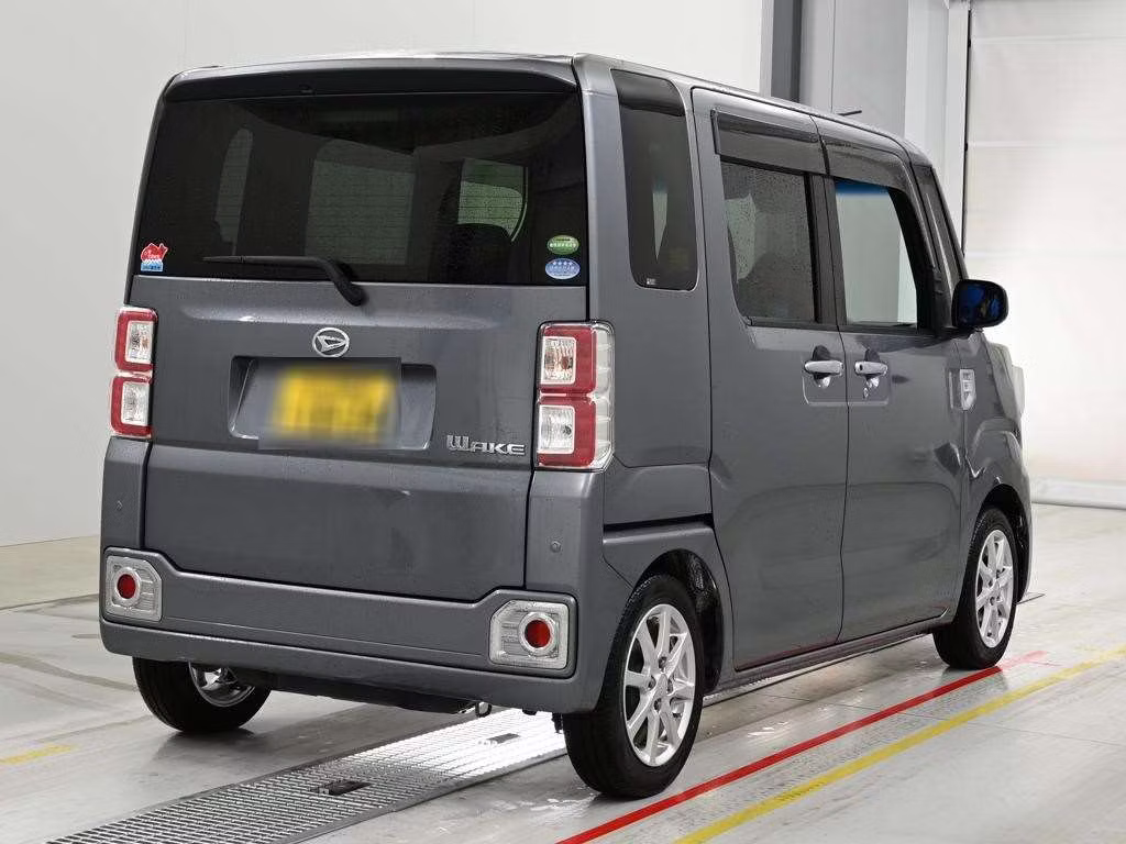 DAIHATSU WAKE