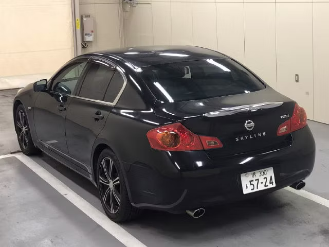 NISSAN SKYLINE